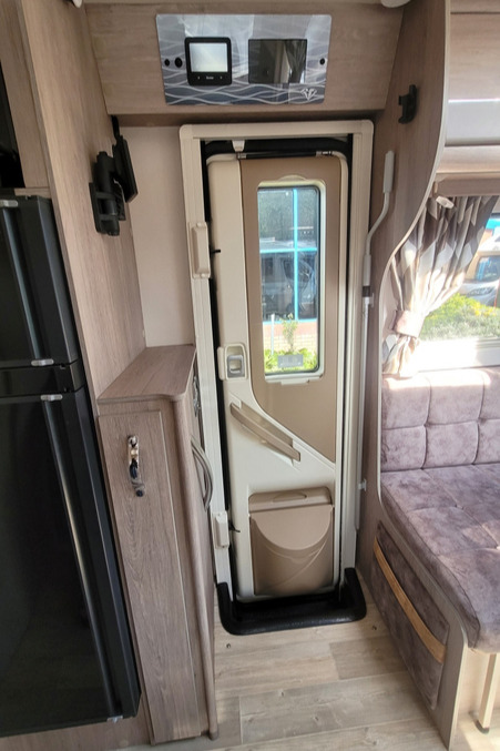 77F4BE 14 Autosleeper BurfordDuo CU23AHD