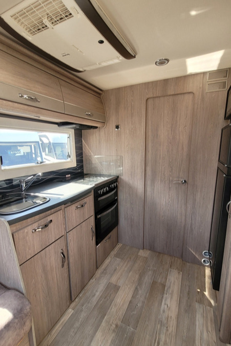 77F4BE 15 Autosleeper BurfordDuo CU23AHD