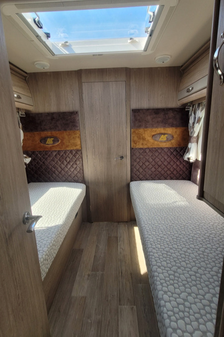 77F4BE 20 Autosleeper BurfordDuo CU23AHD