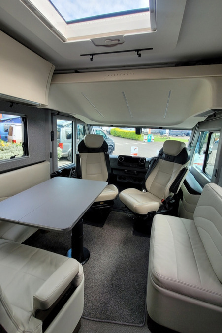 780F46 13 Adria Supersonic 890LL CA23WFM