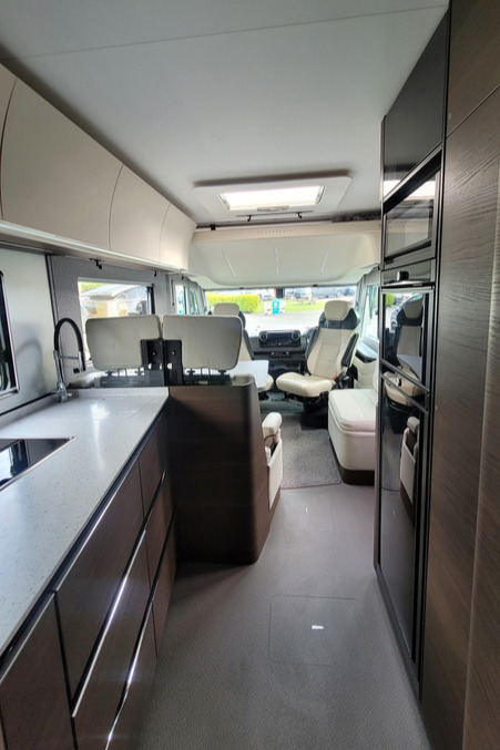 780F46 15 Adria Supersonic 890LL CA23WFM