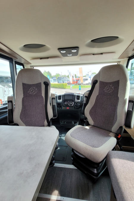 785596 09 Knaus LiveI900LEG WJ71YMV