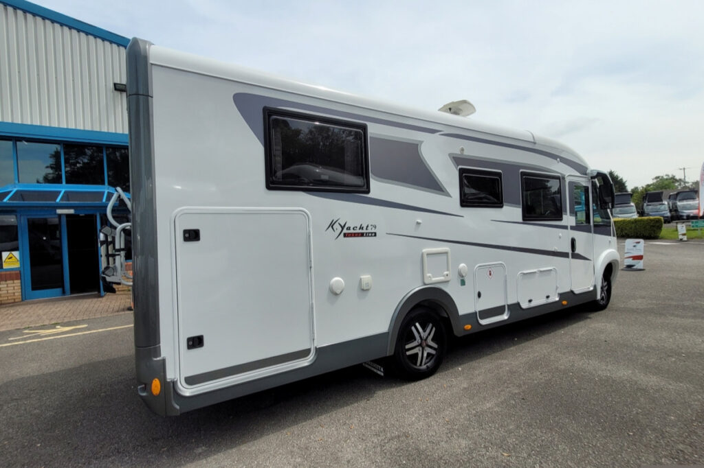 7866B6 03 Mobilvetta KYacht79 NG70VBE