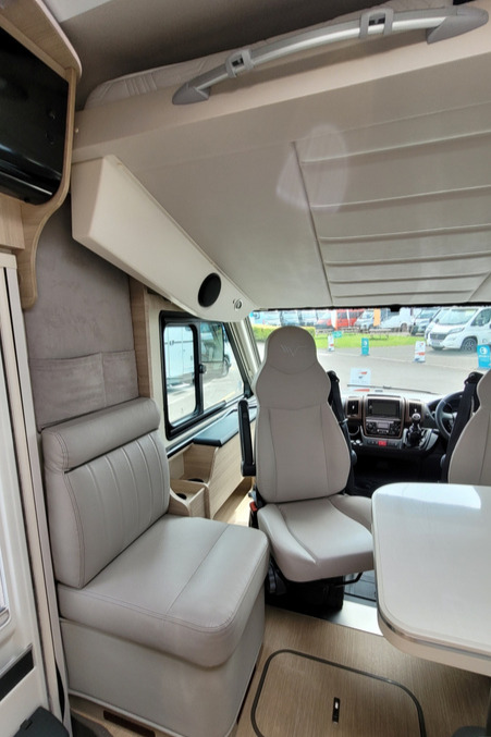 7866B6 11 Mobilvetta KYacht79 NG70VBE