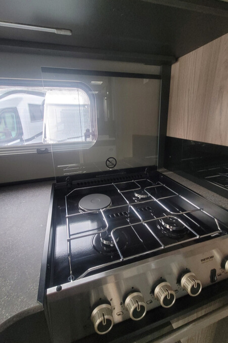 75D3DE 20 Swift Voyager540 RDSC43666