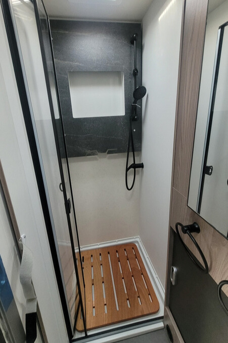 75D3DE 27 Swift Voyager540 RDSC43666