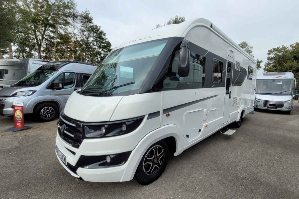 75EAEE 06 Autotrail GF80 DU24UCW
