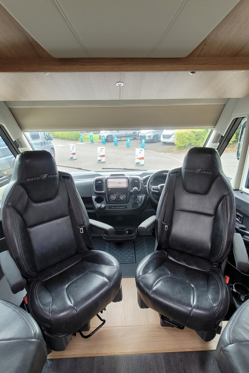 75EAEE 10 Autotrail GF80 DU24UCW