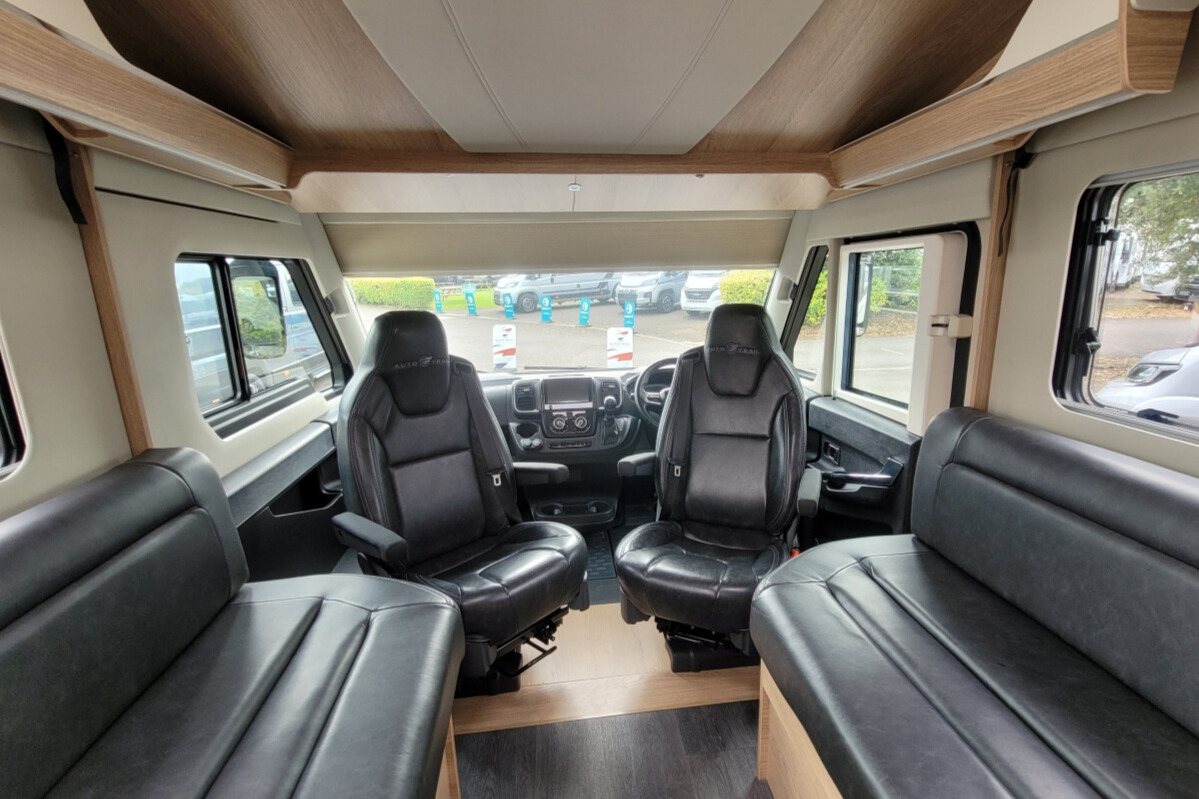 75EAEE 11 Autotrail GF80 DU24UCW