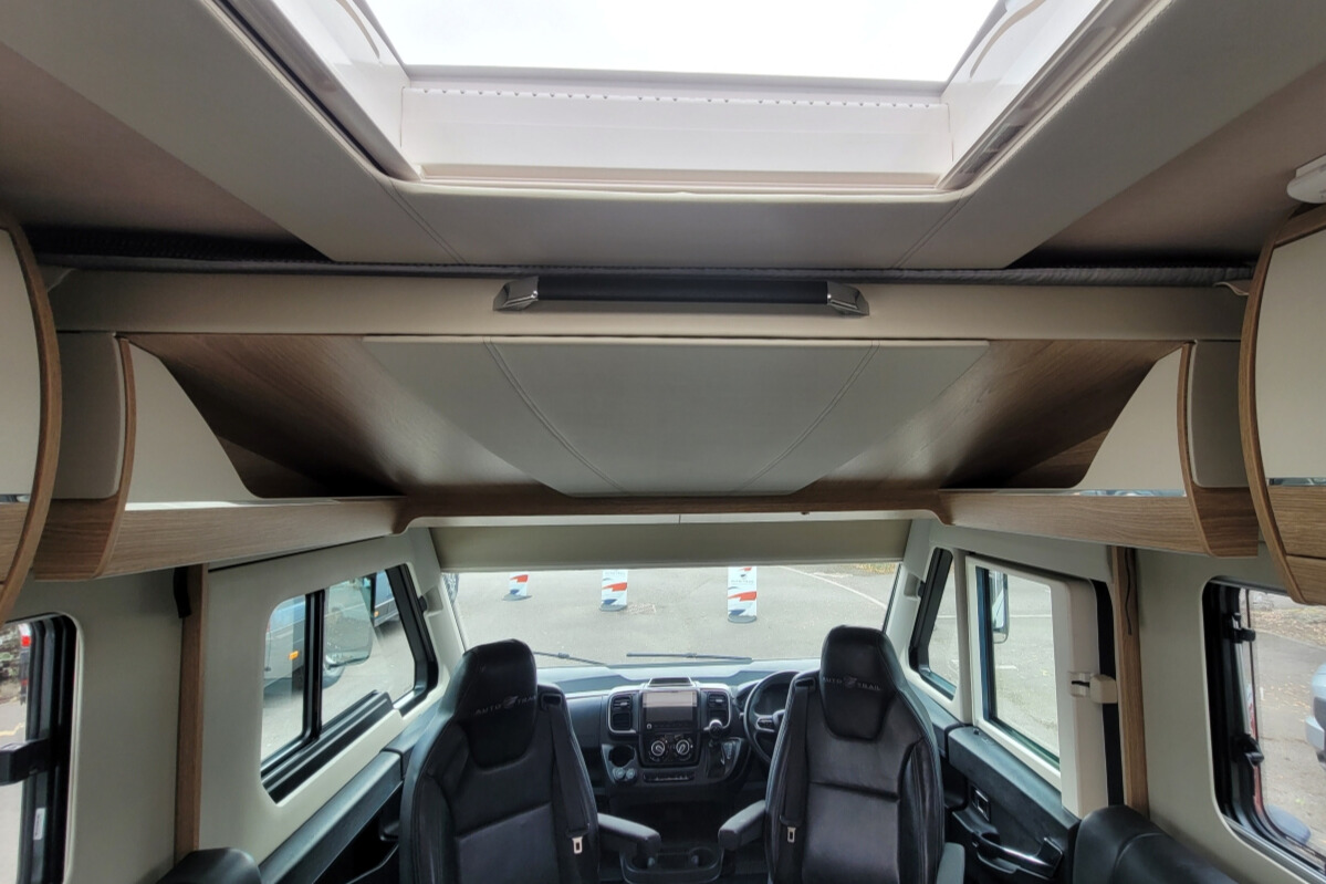 75EAEE 16 Autotrail GF80 DU24UCW