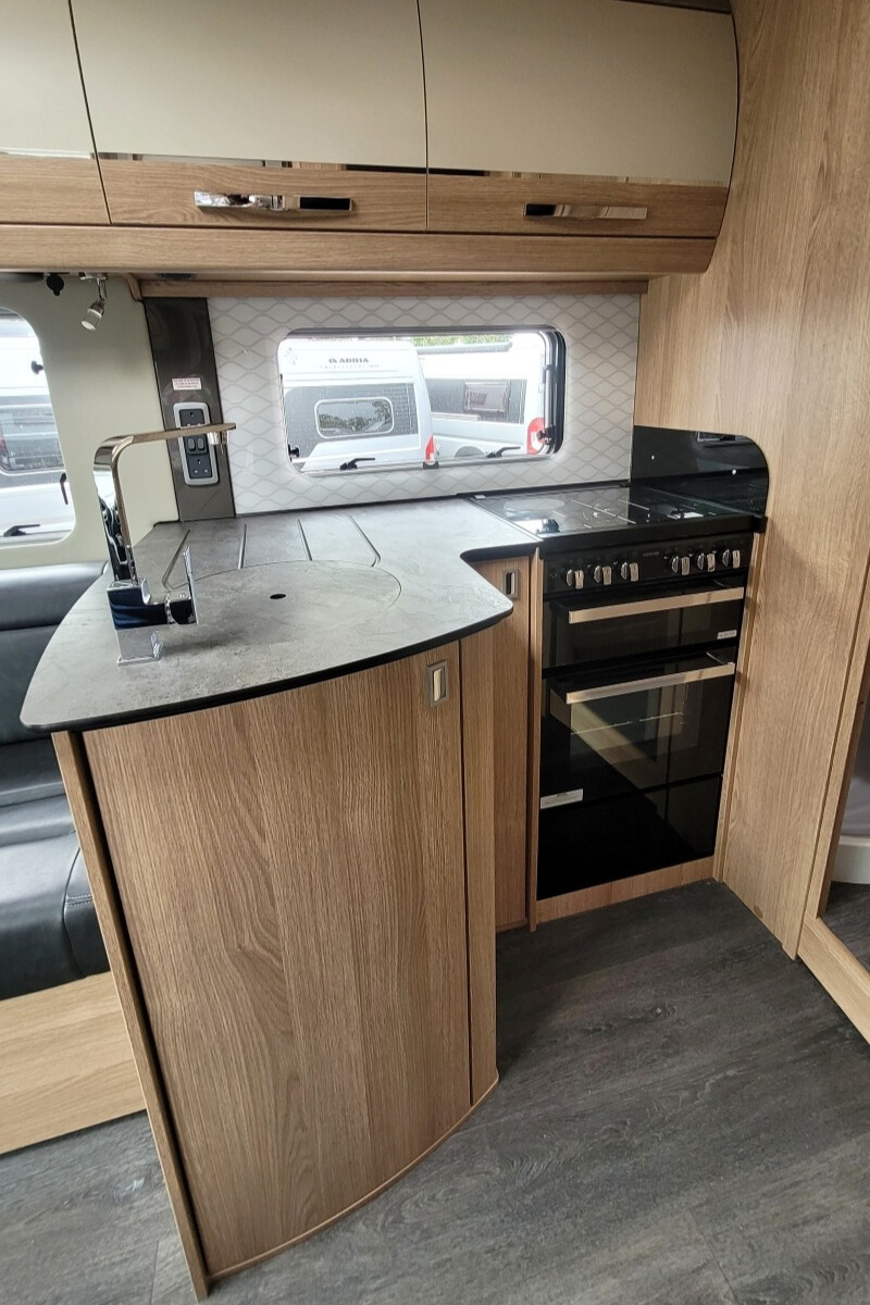 75EAEE 18 Autotrail GF80 DU24UCW