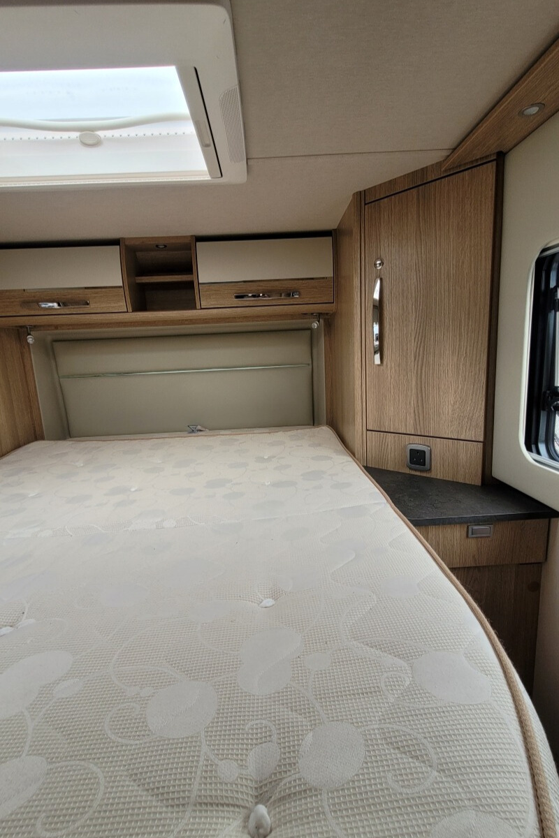 75EAEE 27 Autotrail GF80 DU24UCW