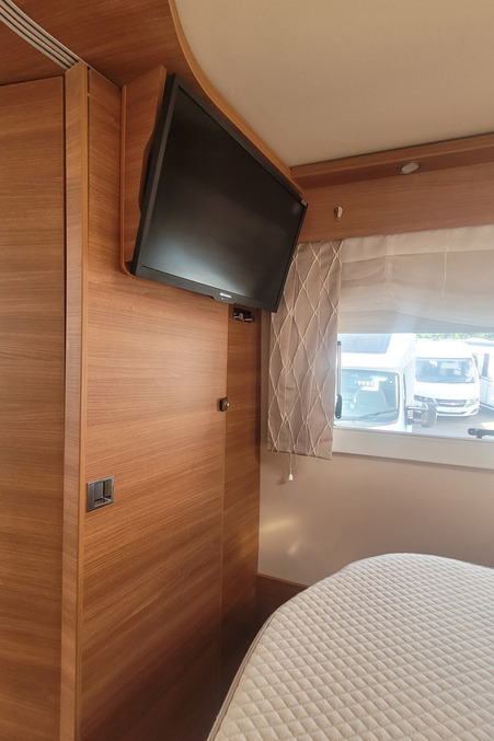 768406 25 Carthago Chic C Line I5.0QBL ET22MKK