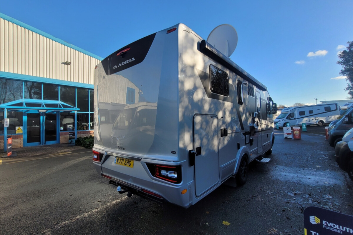 7684DE 04 Adria SonicSupreme710SL WJ71ZHG
