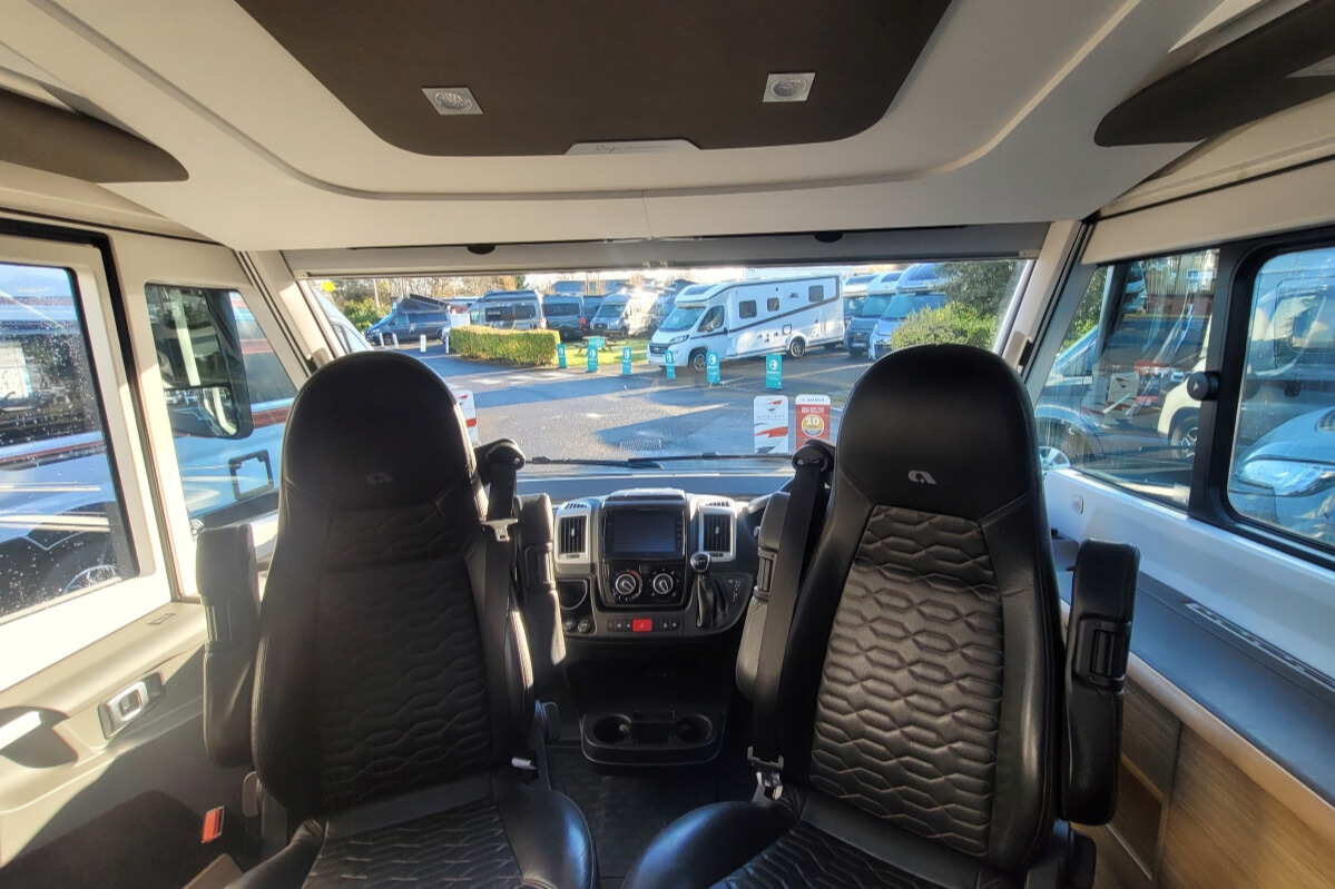 7684DE 10 Adria SonicSupreme710SL WJ71ZHG