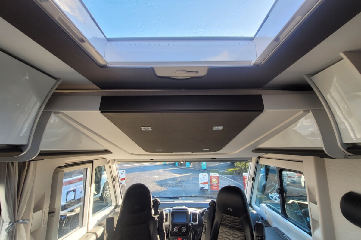 7684DE 12 Adria SonicSupreme710SL WJ71ZHG