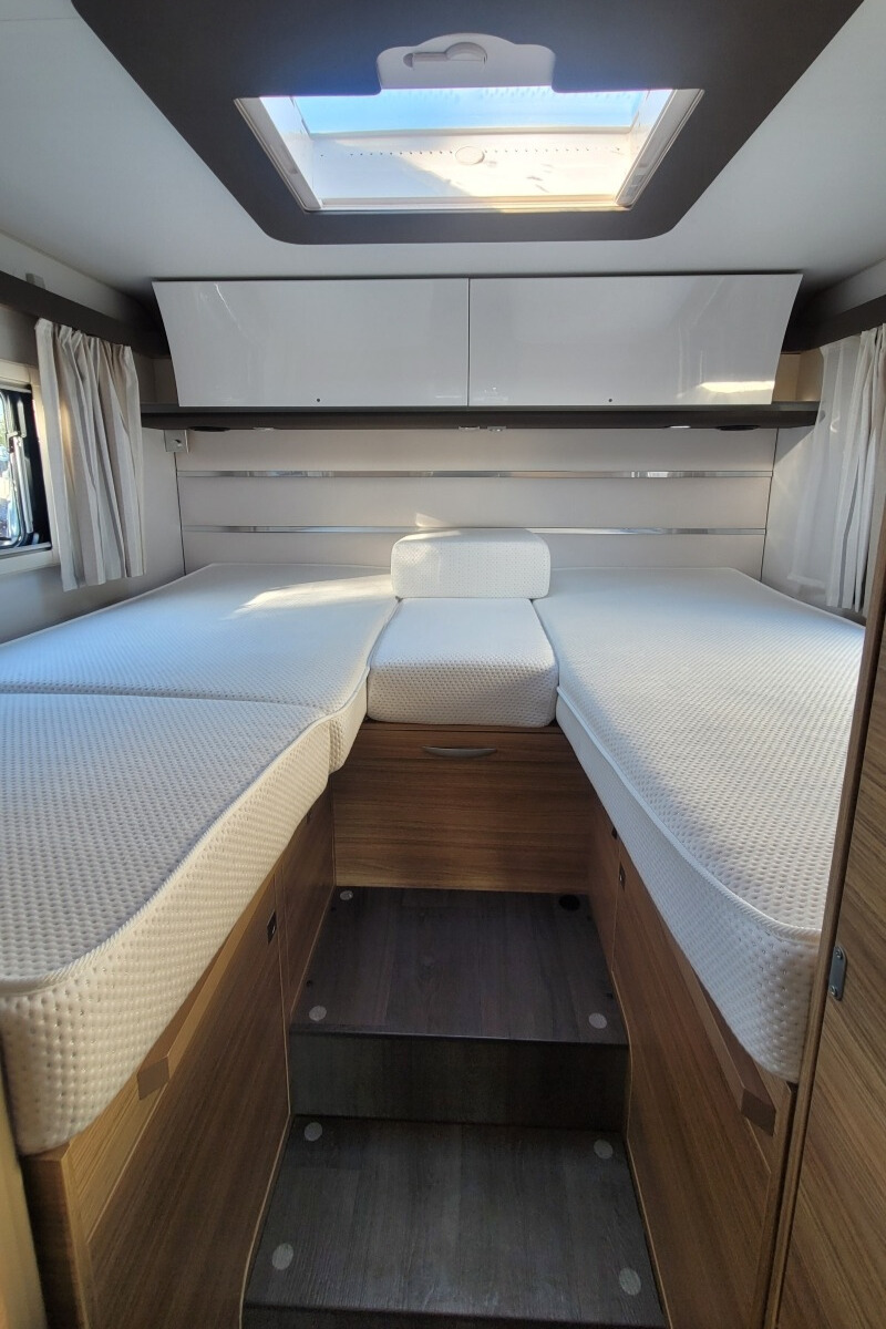 7684DE 27 Adria SonicSupreme710SL WJ71ZHG
