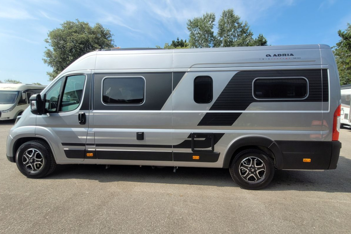 7701F6 06 Adria TwinSupreme 640SGX TMD11749