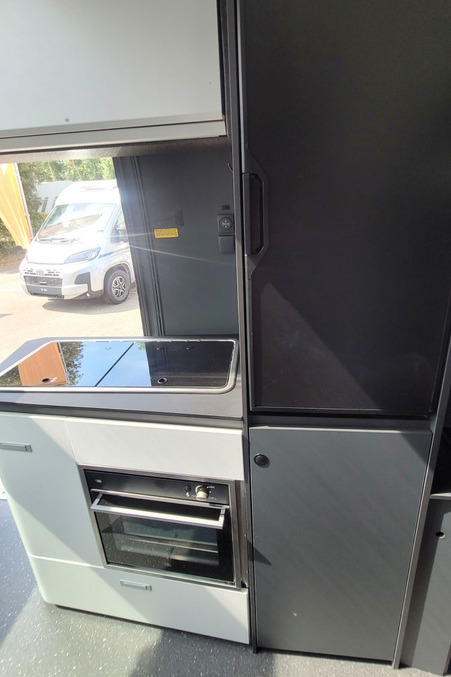 7701F6 21 Adria TwinSupreme 640SGX TMD11749