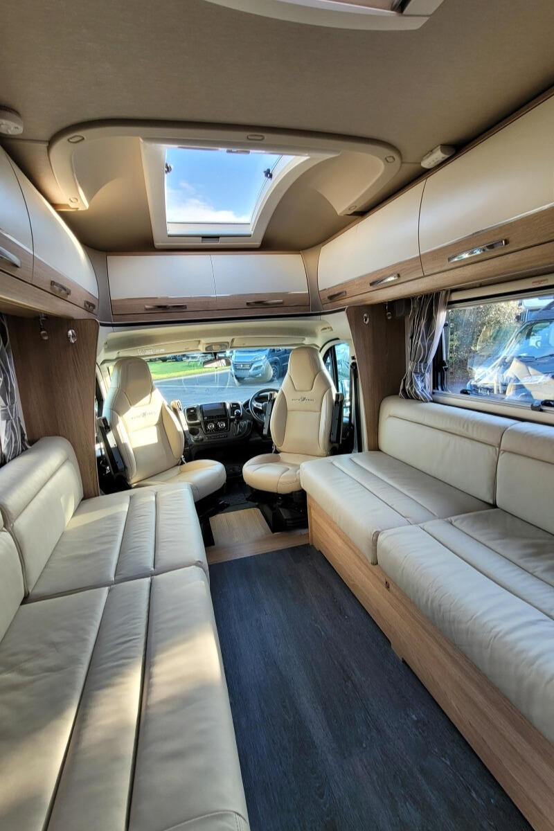 77082A 14 Autotrail Comanche WG25MFP