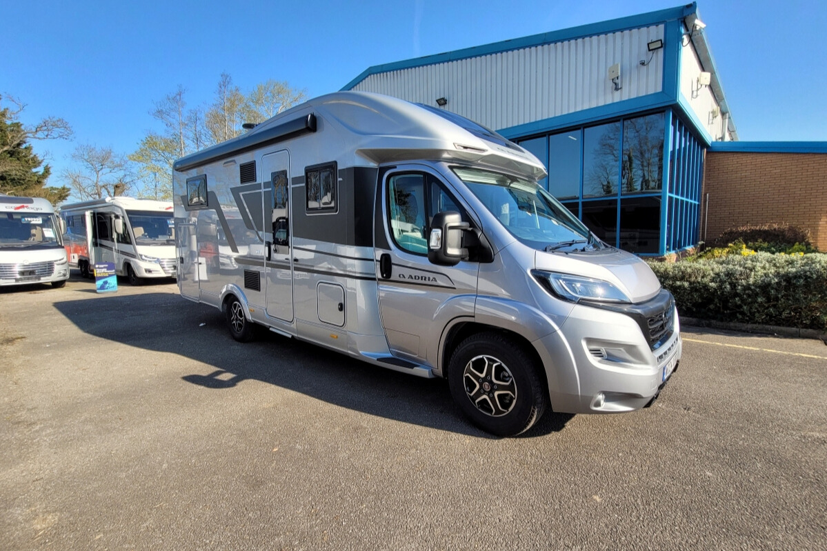 776B5A 02 Adria MatrixSupreme670DL WD24XRR