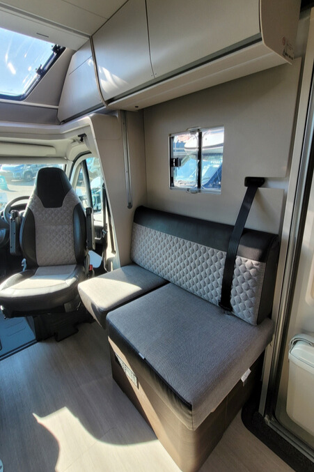 776B5A 09 Adria MatrixSupreme670DL WD24XRR