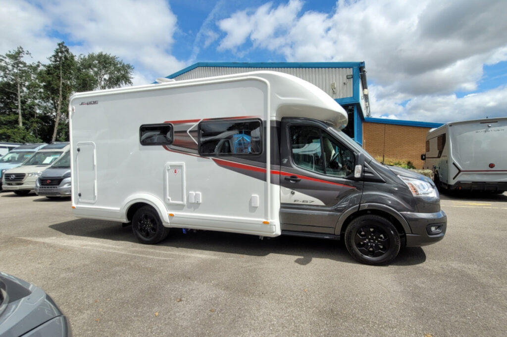 777062 02 Autotrail F67 DTS42555