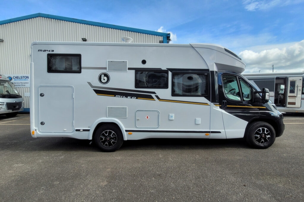 77970E 02 Benimar Mileo243 PF25FDM