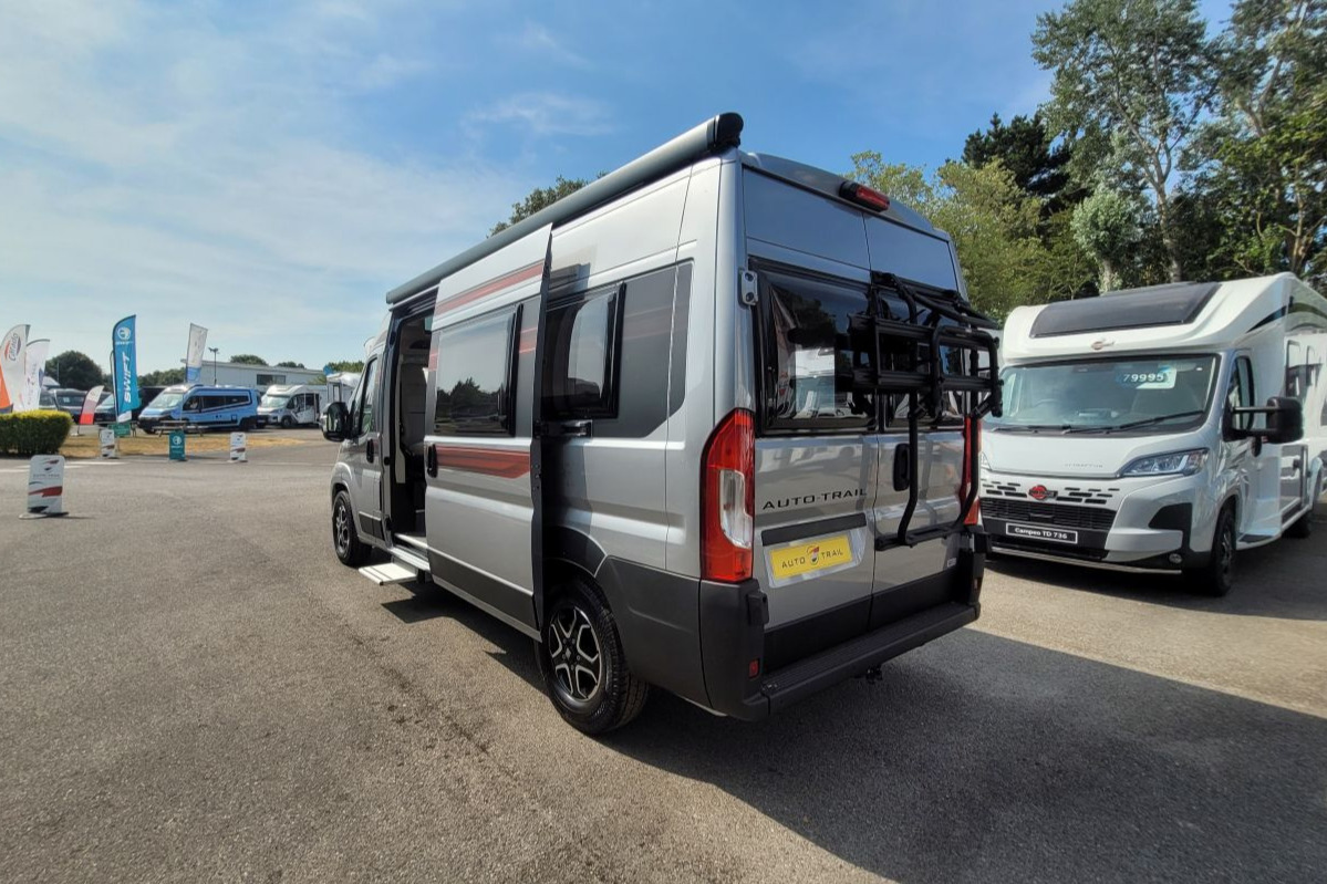 77EA3A 04 Autotrail V Line 610SE TG038851
