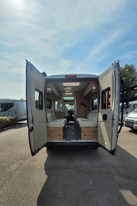 77EA3A 10 Autotrail V Line 610SE TG038851