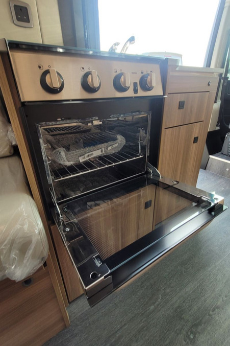 77EA3A 18 Autotrail V Line 610SE TG038851