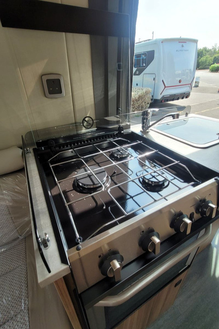 77EA3A 19 Autotrail V Line 610SE TG038851