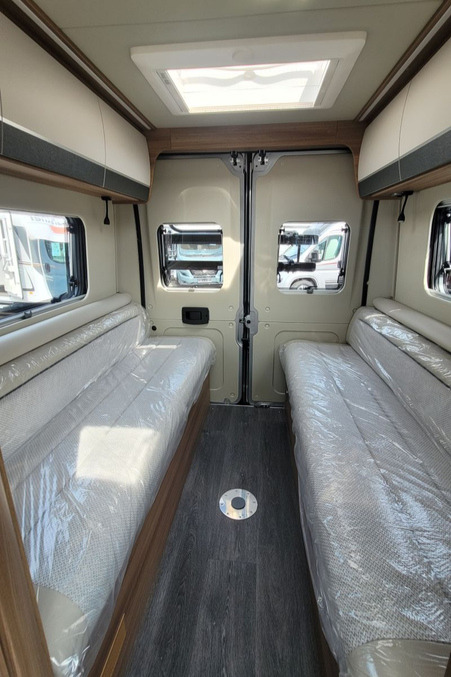 77EA3A 24 Autotrail V Line 610SE TG038851