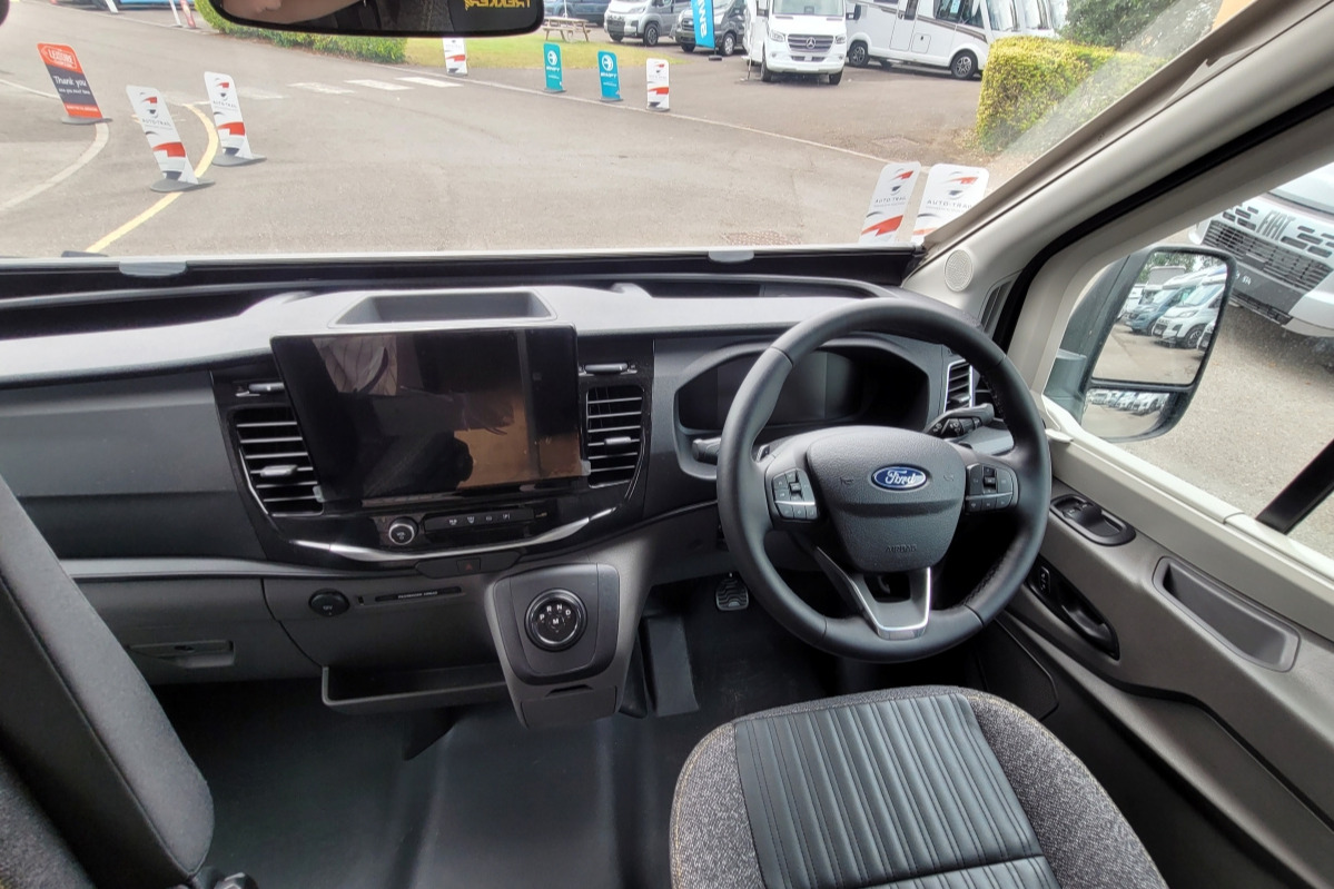 784C76 08 Swift TrekkerX WP75DGV