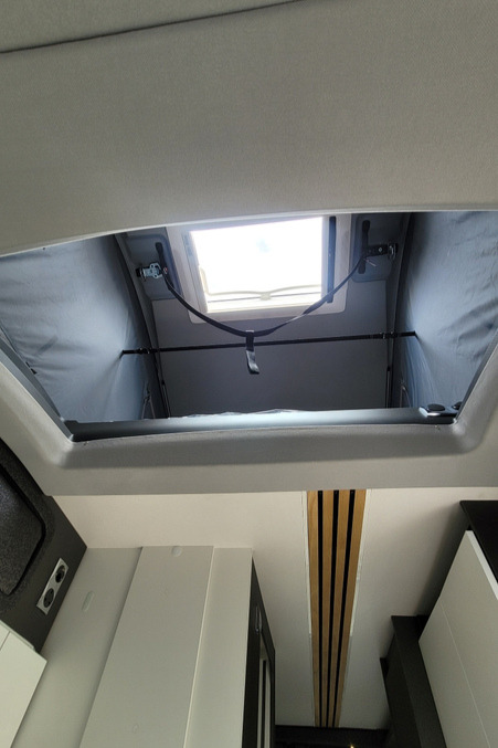 784C76 12 Swift TrekkerX WP75DGV