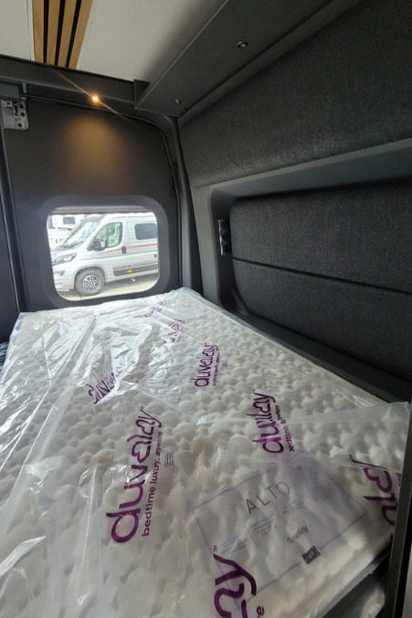 784C76 22 Swift TrekkerX WP75DGV