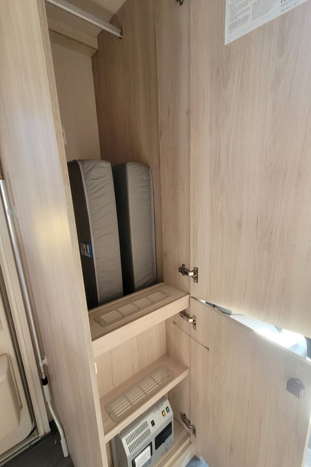 78556E 09 Autotrail F68 FN74XRO