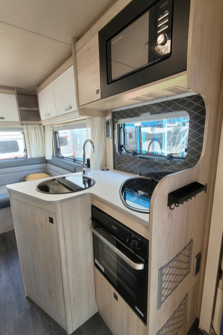 78556E 10 Autotrail F68 FN74XRO