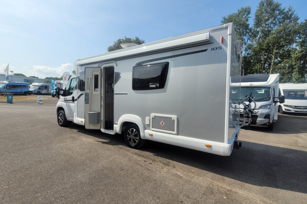 786652 04 Elddis Magnum185 VU74WOR