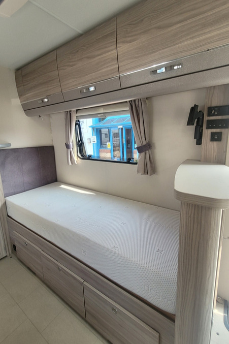 786652 25 Elddis Magnum185 VU74WOR