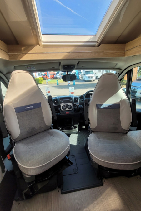 7872B6 08 Elddis Envy135 HX68BBF