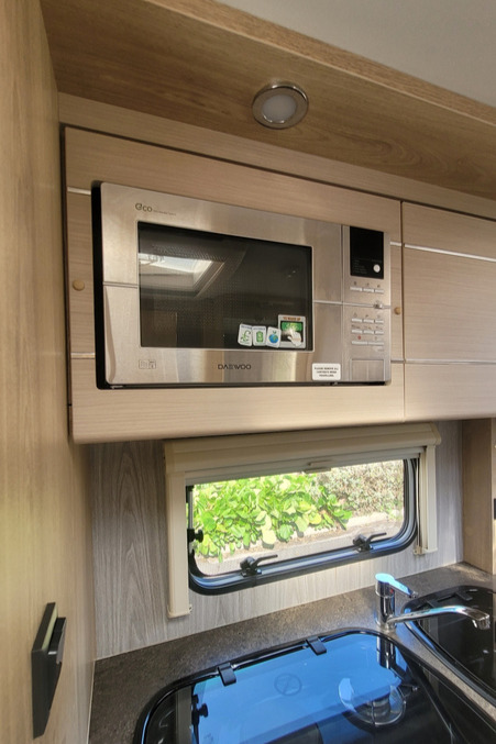 7872B6 18 Elddis Envy135 HX68BBF