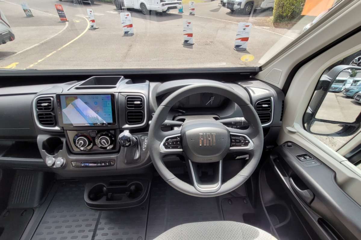788DFE 07 Autotrail V Line 635Sport WF26MYW