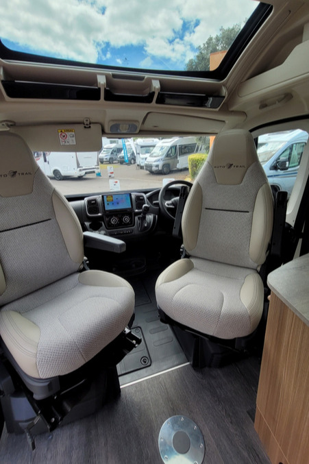788DFE 08 Autotrail V Line 635Sport WF26MYW