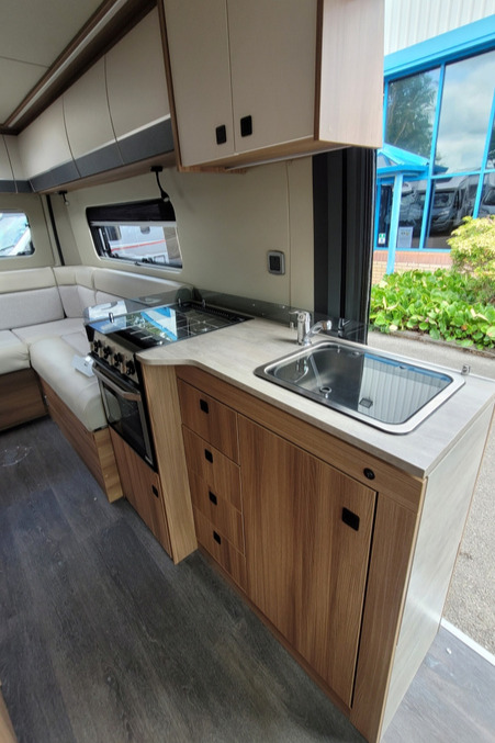 788DFE 11 Autotrail V Line 635Sport WF26MYW