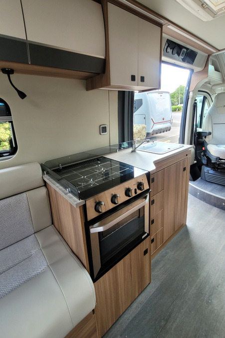 788DFE 13 Autotrail V Line 635Sport WF26MYW