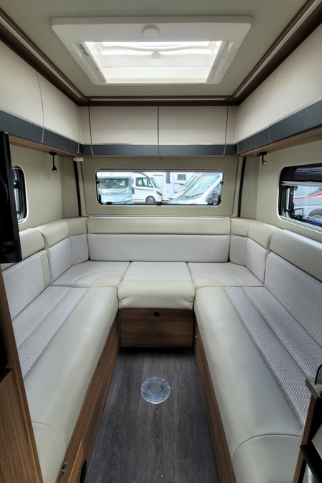 788DFE 16 Autotrail V Line 635Sport WF26MYW