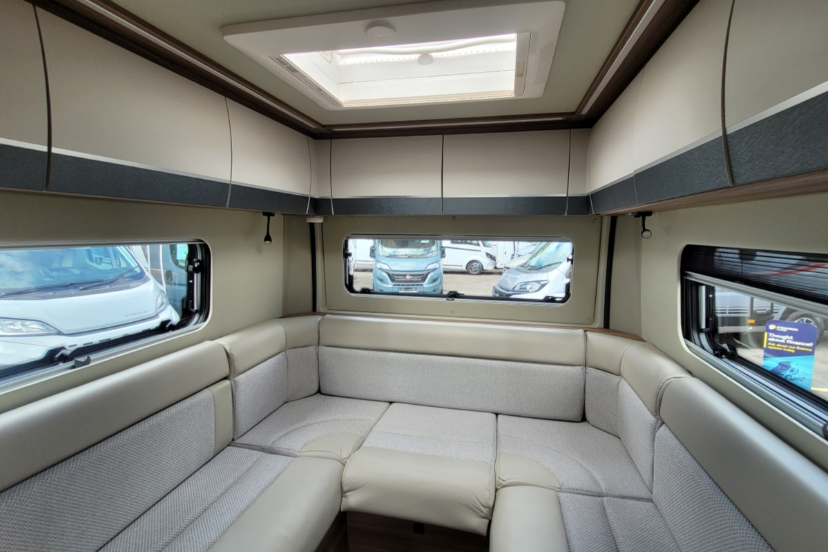 788DFE 17 Autotrail V Line 635Sport WF26MYW