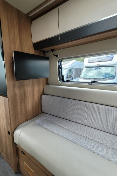 788DFE 18 Autotrail V Line 635Sport WF26MYW