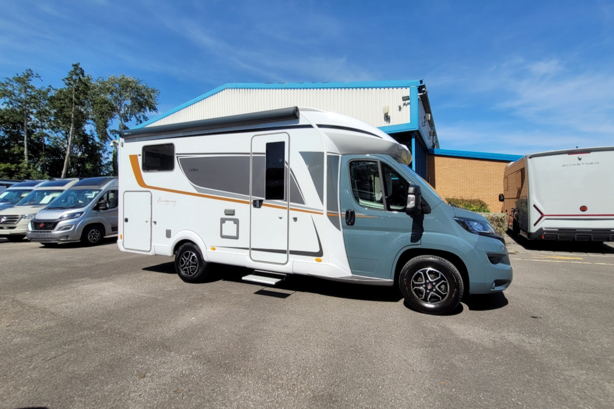 789AF2 02 Burstner Lyseo TD690GHarmony WD24LEU